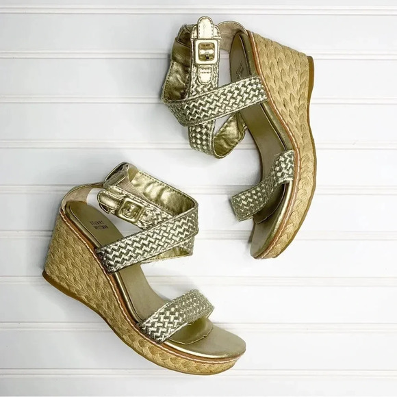 Stuart Weitzman Alex Crochet Wedge Sandal in Gold - Picture 1 of 10